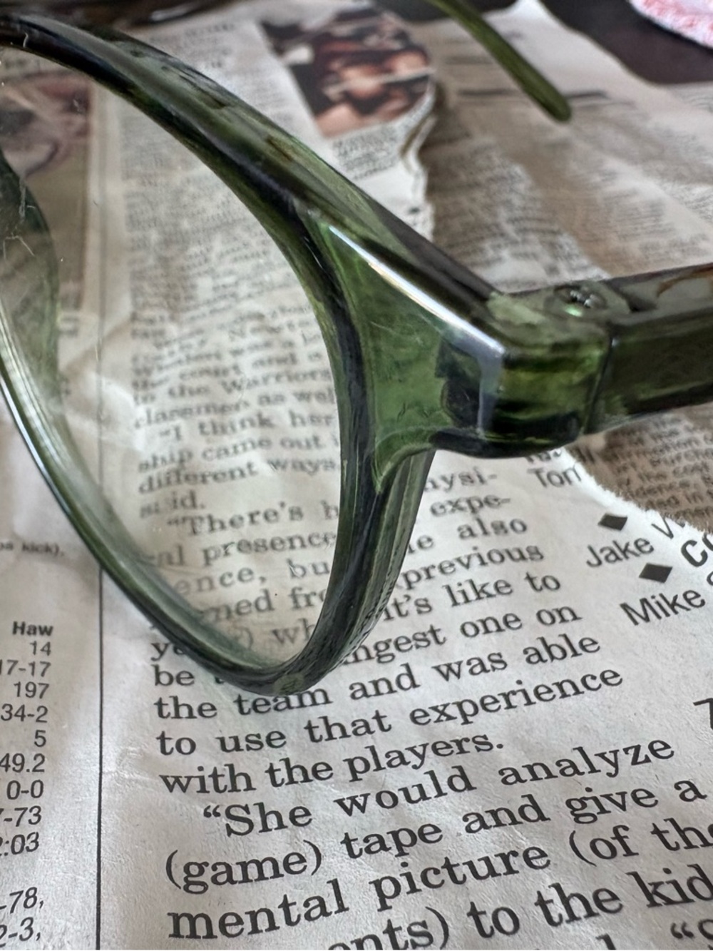 Green Transparent Oversized Glasses - Picture 2 of 3